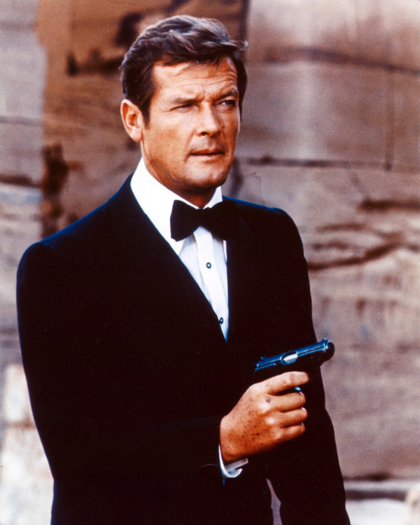 Hommage à Roger MOORE